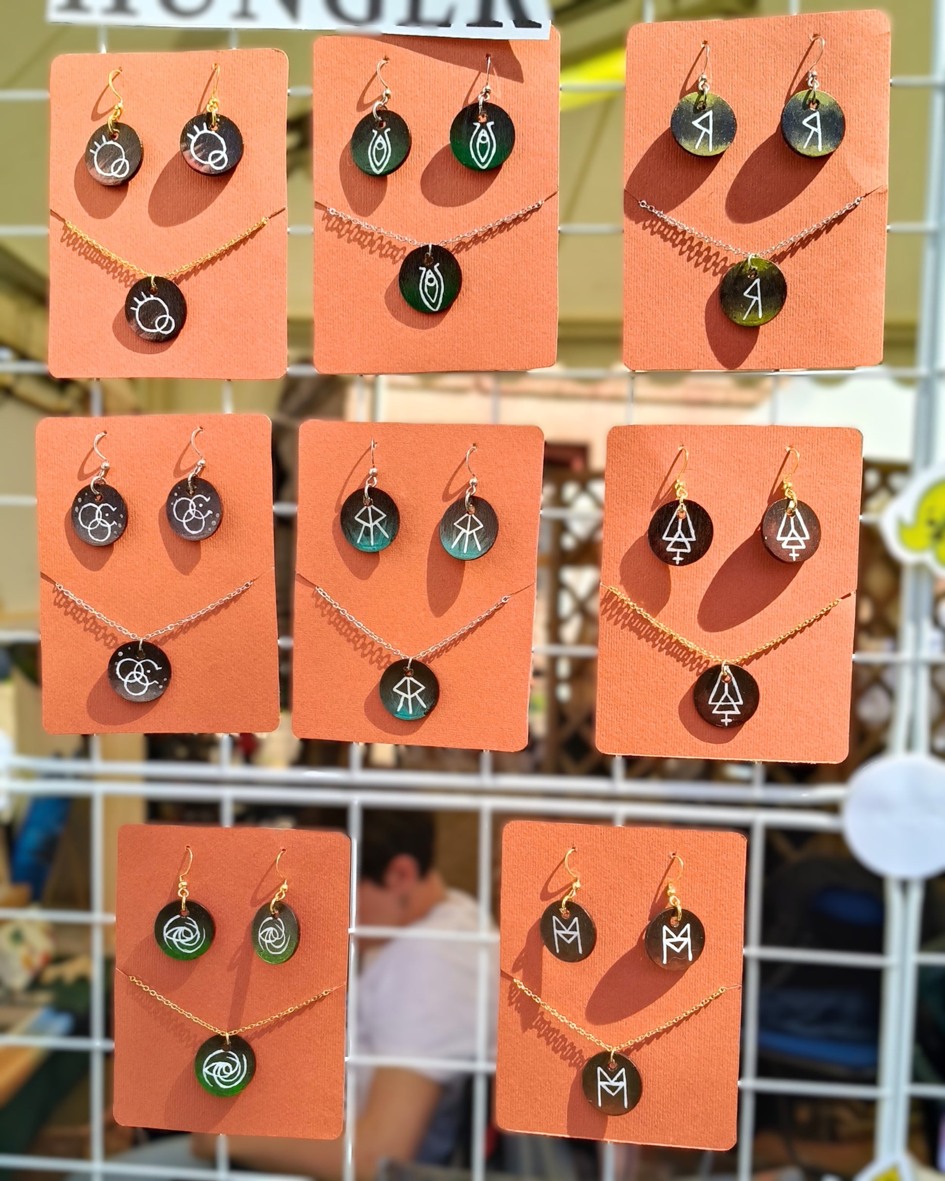 Fear & Hunger: Orecchini - PauperGems Jewels